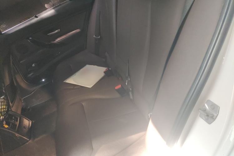 Used BMW 3 Series 2018 320Li Fashion Model Left Rear Seat