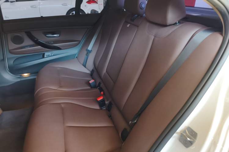 Used BMW 3 Series 2018 320Li Fashion Model Left Rear Seat