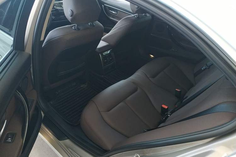 Used BMW 3 Series 2018 320Li Fashion Model Left Rear Seat