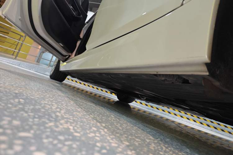 Used BMW 3 Series 2018 320Li Fashion Model Left Side Sill