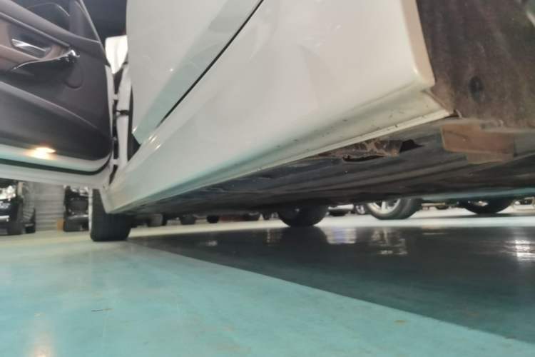 Used BMW 3 Series 2018 320Li Fashion Model Left Side Sill