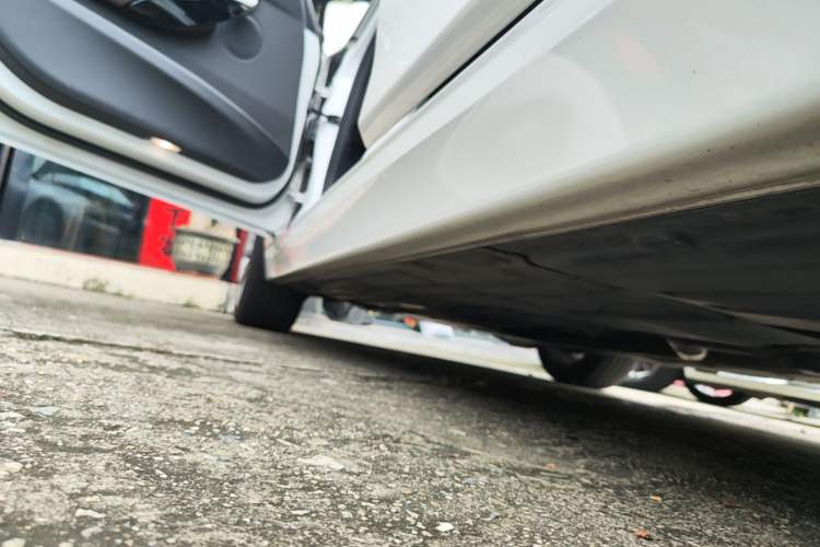 Used BMW 3 Series 2018 320Li Fashion Model Left Side Sill