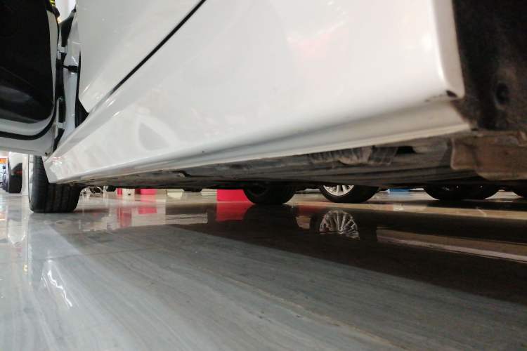 Used BMW 3 Series 2018 320Li xDrive Fashion Model Left Side Sill