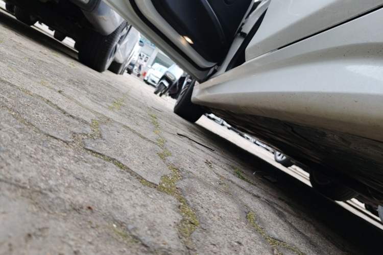 Used BMW 3 Series 2018 320Li Fashion Model Left Side Sill