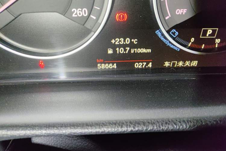 Used BMW 3 Series 2018 320Li Fashion Model Odometer Close Up