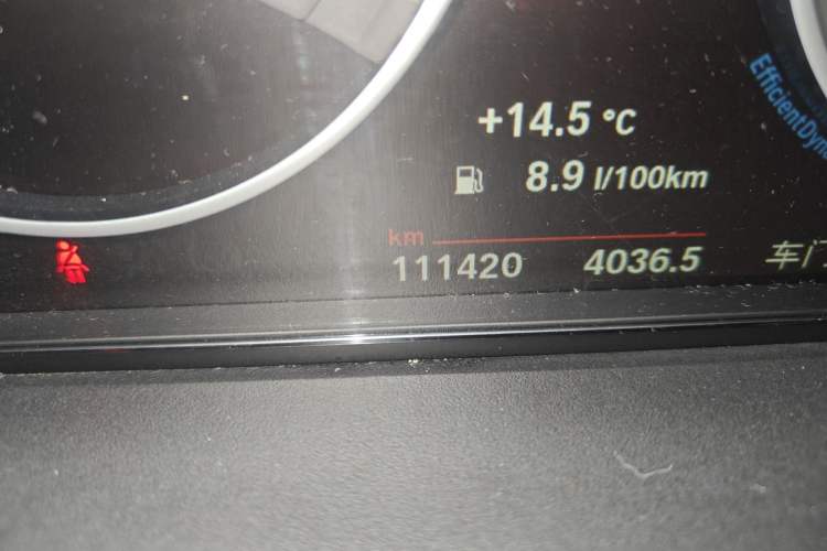 Used BMW 3 Series 2018 320Li Fashion Model Odometer Close Up