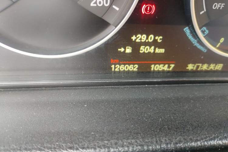 Used BMW 3 Series 2018 320Li Fashion Model Odometer Close Up