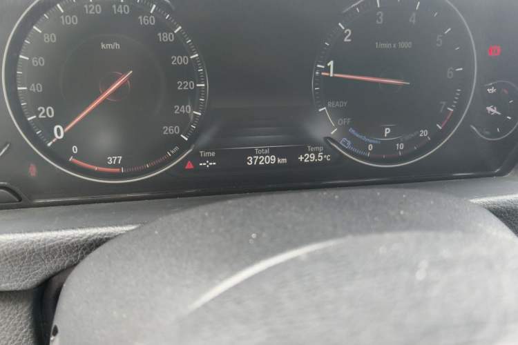 Used BMW 3 Series 2018 320Li Leading Luxury Package Odometer Close Up