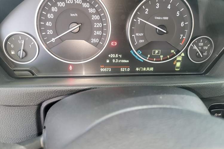 Used BMW 3 Series 2018 320Li Fashion Model Odometer Close Up