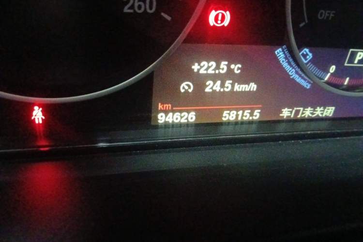 Used BMW 3 Series 2018 320Li Fashion Model Odometer Close Up