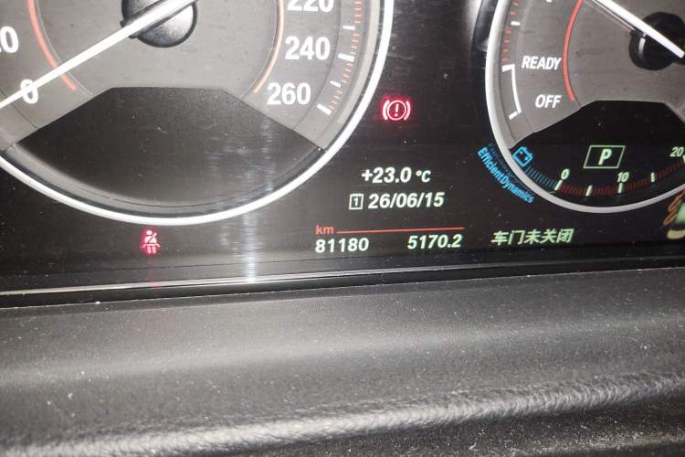 Used BMW 3 Series 2018 320i M Sport Package Odometer Close Up