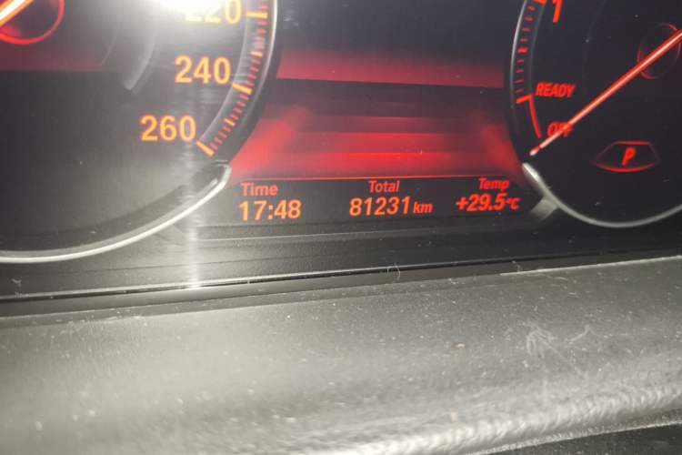 Used BMW 3 Series 2018 320Li Leading Model M Sport Package Odometer Close Up