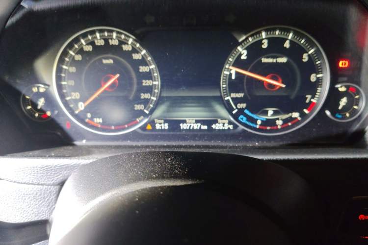 Used BMW 3 Series 2018 320Li Leading Model M Sport Package Odometer Close Up