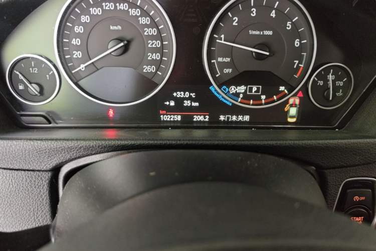 Used BMW 3 Series 2018 320Li Fashion Model Odometer Close Up