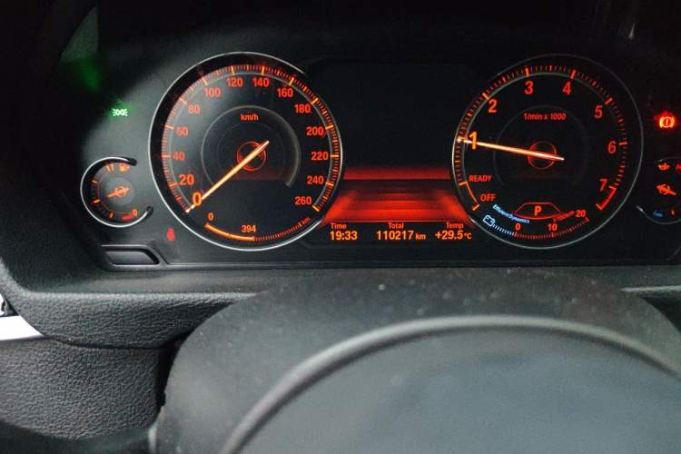 Used BMW 3 Series 2018 320Li Leading Model M Sport Package Odometer Close Up