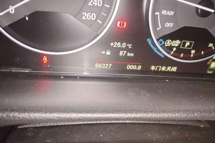 Used BMW 3 Series 2018 320Li Fashion Model Odometer Close Up