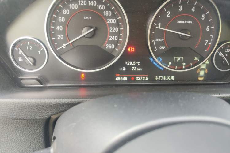 Used BMW 3 Series 2018 320Li Leading Model M Sport Package Odometer Close Up