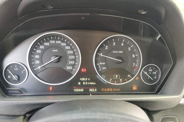 Used BMW 3 Series 2018 320Li Fashion Model Odometer Close Up