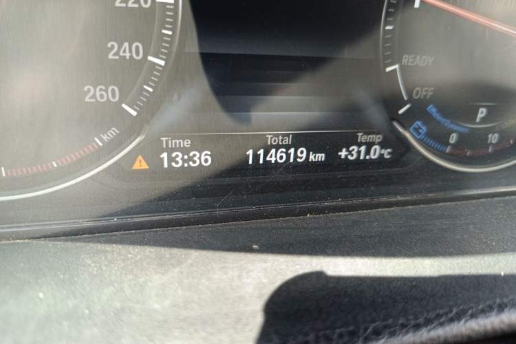Used BMW 3 Series 2018 320Li Leading Model M Sport Package Odometer Close Up