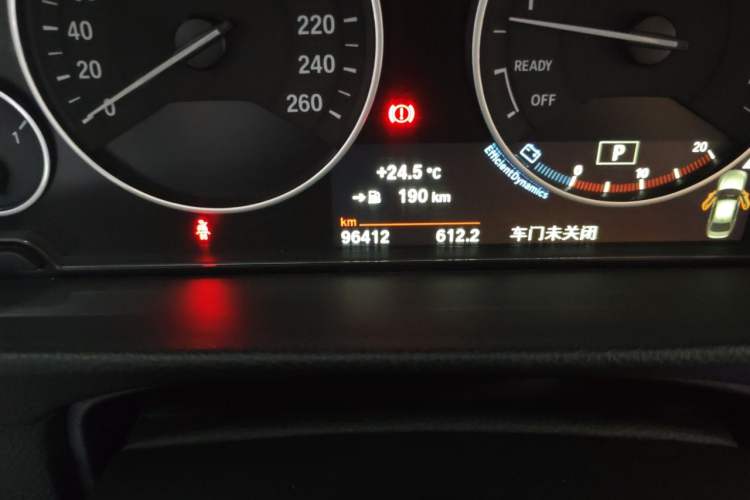 Used BMW 3 Series 2018 320Li Fashion Model Odometer Close Up