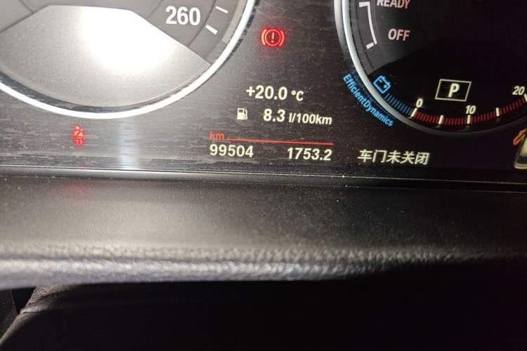 Used BMW 3 Series 2018 320Li Fashion Model Odometer Close Up