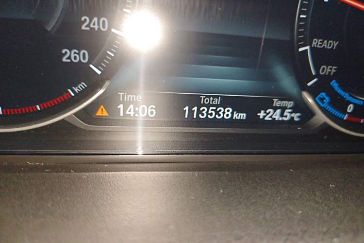 Used BMW 3 Series 2018 320Li Leading Model M Sport Package Odometer Close Up
