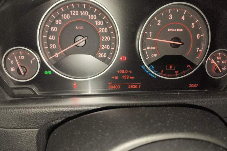 Used BMW 3 Series 2018 320i M Sport Package Odometer Close Up