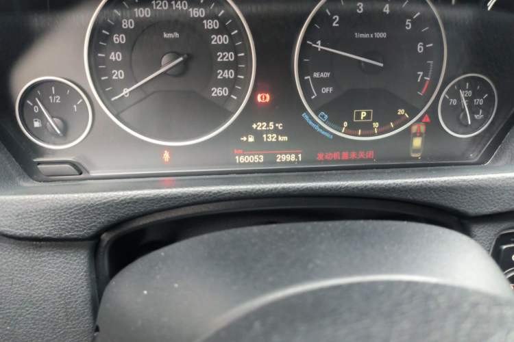 Used BMW 3 Series 2018 320Li Fashion Model Odometer Close Up