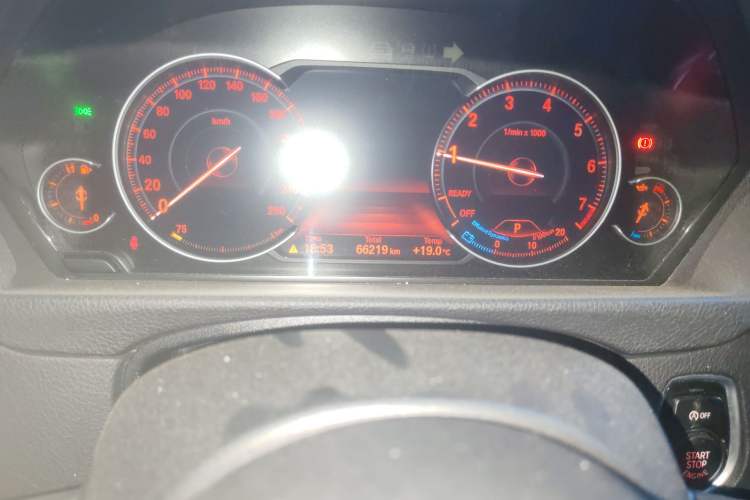 Used BMW 3 Series 2018 320Li Leading Model M Sport Package Odometer Close Up