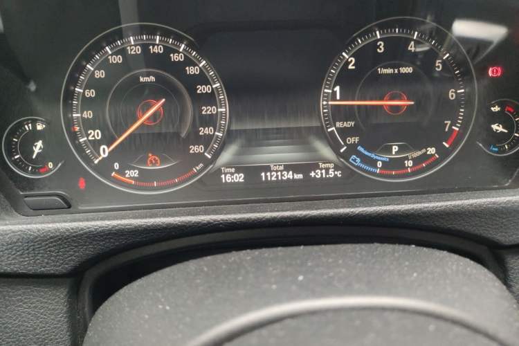 Used BMW 3 Series 2018 320Li Leading Model M Sport Package Odometer Close Up