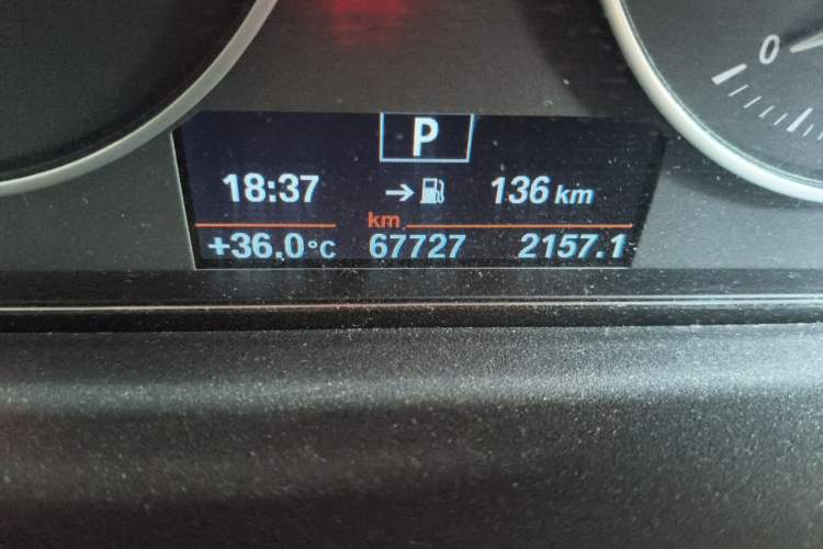 Used BMW 3 Series 2018 320Li Fashion Model Odometer Close Up