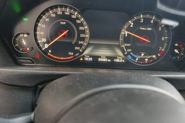 Used BMW 3 Series 2018 320Li Leading Model M Sport Package Odometer Close Up