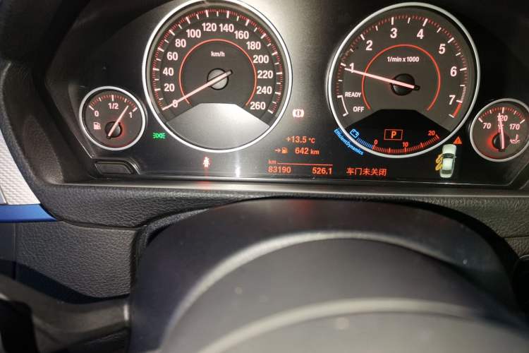 Used BMW 3 Series 2018 320i M Sport Package Odometer Close Up