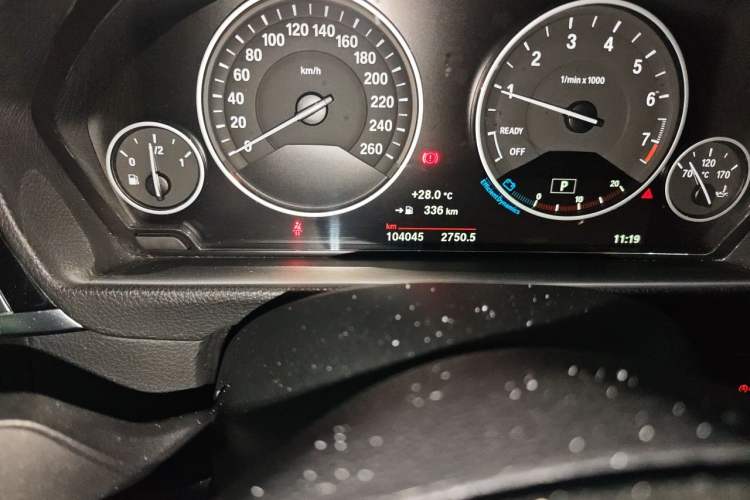 Used BMW 3 Series 2018 320Li Fashion Model Odometer Close Up