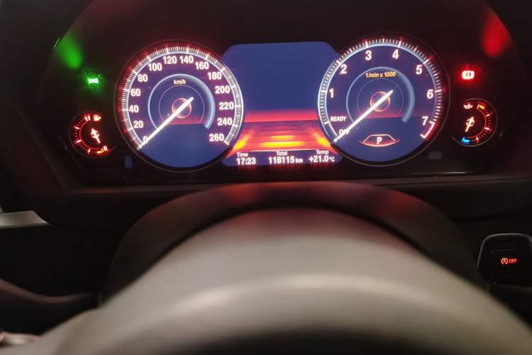 Used BMW 3 Series 2018 320Li Leading Model M Sport Package Odometer Close Up