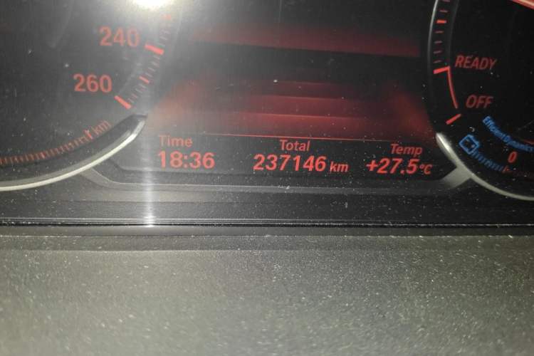 Used BMW 3 Series 2018 320Li Leading Model M Sport Package Odometer Close Up