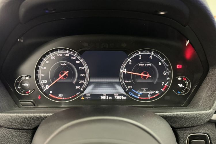 Used BMW 3 Series 2018 320Li Leading Model M Sport Package Odometer Close Up