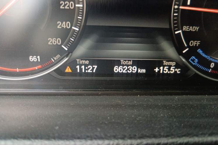 Used BMW 3 Series 2018 320Li Leading Model M Sport Package Odometer Close Up