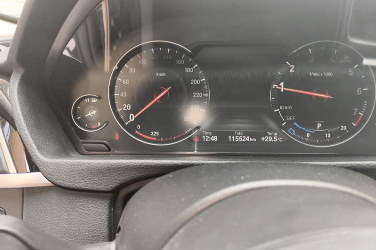 Used BMW 3 Series 2018 320Li Leading Model M Sport Package Odometer Close Up