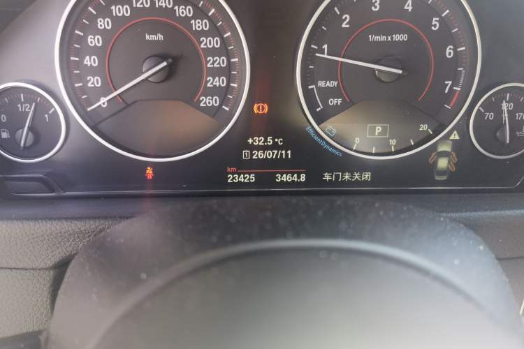 Used BMW 3 Series 2018 320i M Sport Package Odometer Close Up