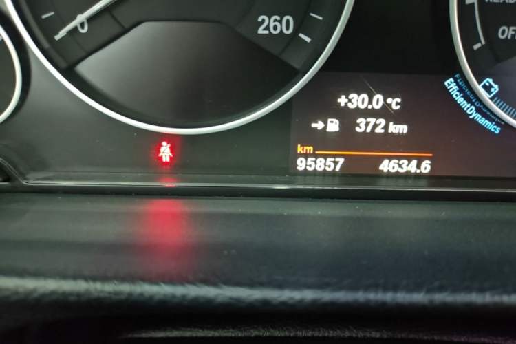Used BMW 3 Series 2018 320Li Fashion Model Odometer Close Up