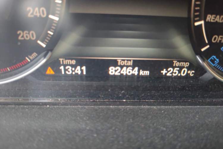 Used BMW 3 Series 2018 320Li Leading Model M Sport Package Odometer Close Up