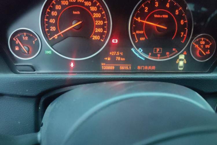 Used BMW 3 Series 2018 320i M Sport Package Odometer Close Up