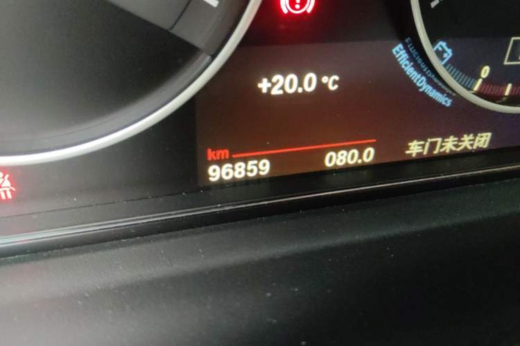 Used BMW 3 Series 2018 320Li Fashion Model Odometer Close Up