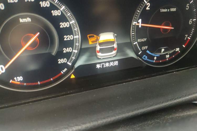 Used BMW 3 Series 2018 320Li Leading Model M Sport Package Odometer Close Up