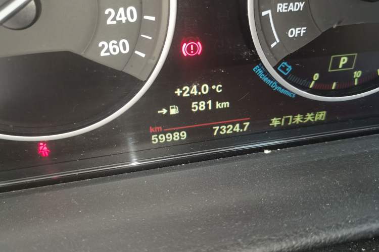 Used BMW 3 Series 2018 320Li Fashion Model Odometer Close Up