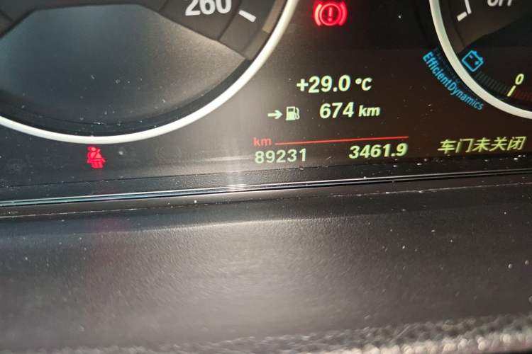 Used BMW 3 Series 2018 320Li Fashion Model Odometer Close Up