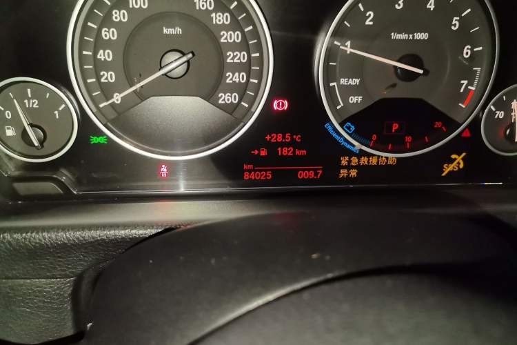 Used BMW 3 Series 2018 320Li Fashion Model Odometer Close Up