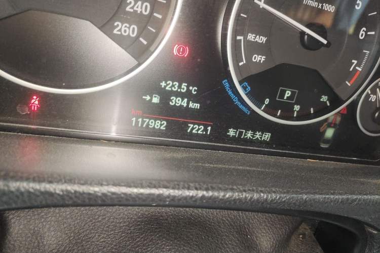 Used BMW 3 Series 2018 320Li Fashion Model Odometer Close Up