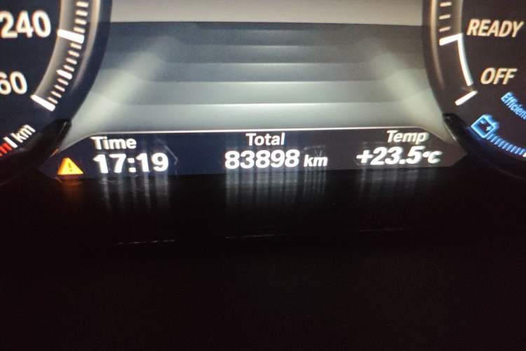 Used BMW 3 Series 2018 320Li Leading Model M Sport Package Odometer Close Up